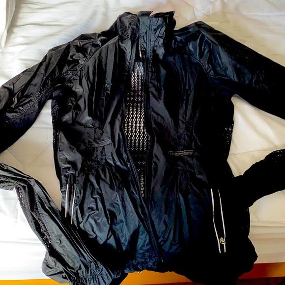 Lulu lemon sweater - Picture 1 of 4